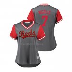 Maglia Baseball Donna Cincinnati Reds Eugenio Suarez 2018 Llws Players Weekend Nicolle Grigio